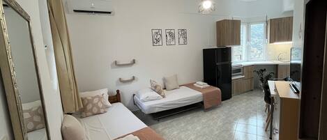 1 bedroom, iron/ironing board, free WiFi, bed sheets