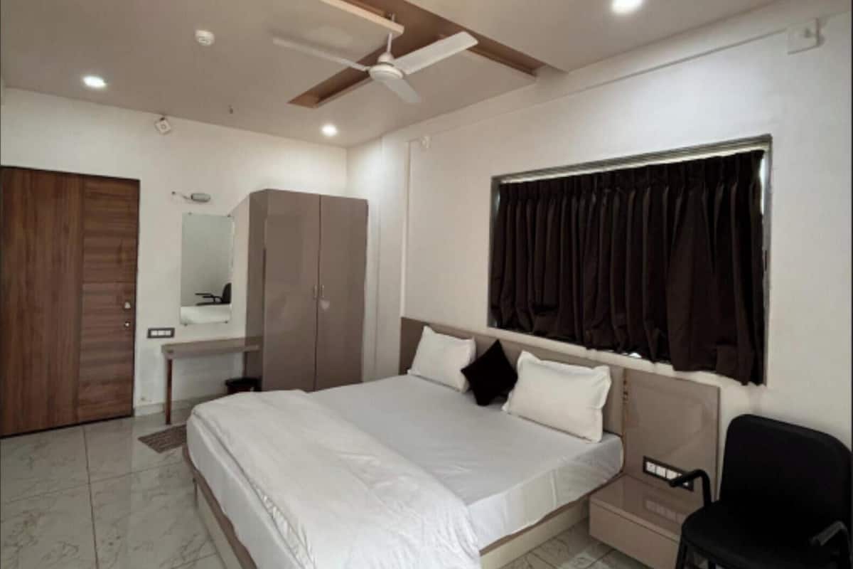 ห้องดีลักซ์ | เตียงเมมโมรีโฟม, Wi-Fi ฟรี, ผ้าปูที่นอน