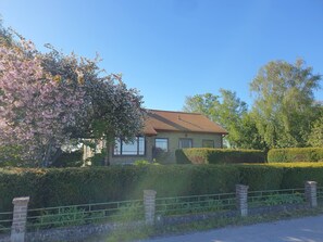 Garden - Spacious and Peaceful Semi-basement (Lund)