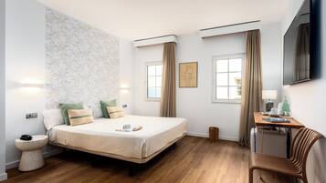 Basic Double or Twin Room | In-room safe, desk, blackout curtains, iron/ironing board