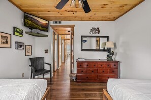 Apartment - Indoor Pool Sleeps 7 Mountain Views Playground (Gatlinburg)