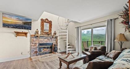 Mountain Views Sleeps 6 Heated Pool Hot Tub