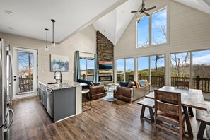 Suite | 5 bedrooms - NEW Lake View Indoor Pool Sleeps 14 Hot Tub (Sevierville)