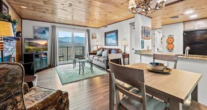 Sleeps 4 Heated Pool Hot Tub Mountain View