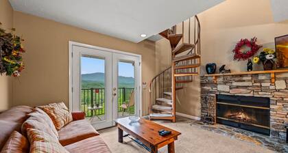 Hot Tub Heated Pool Mountain Views Sleeps 6