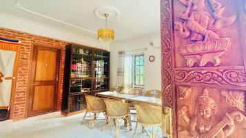 تناول الطعام