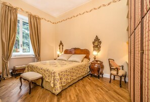 5 bedrooms