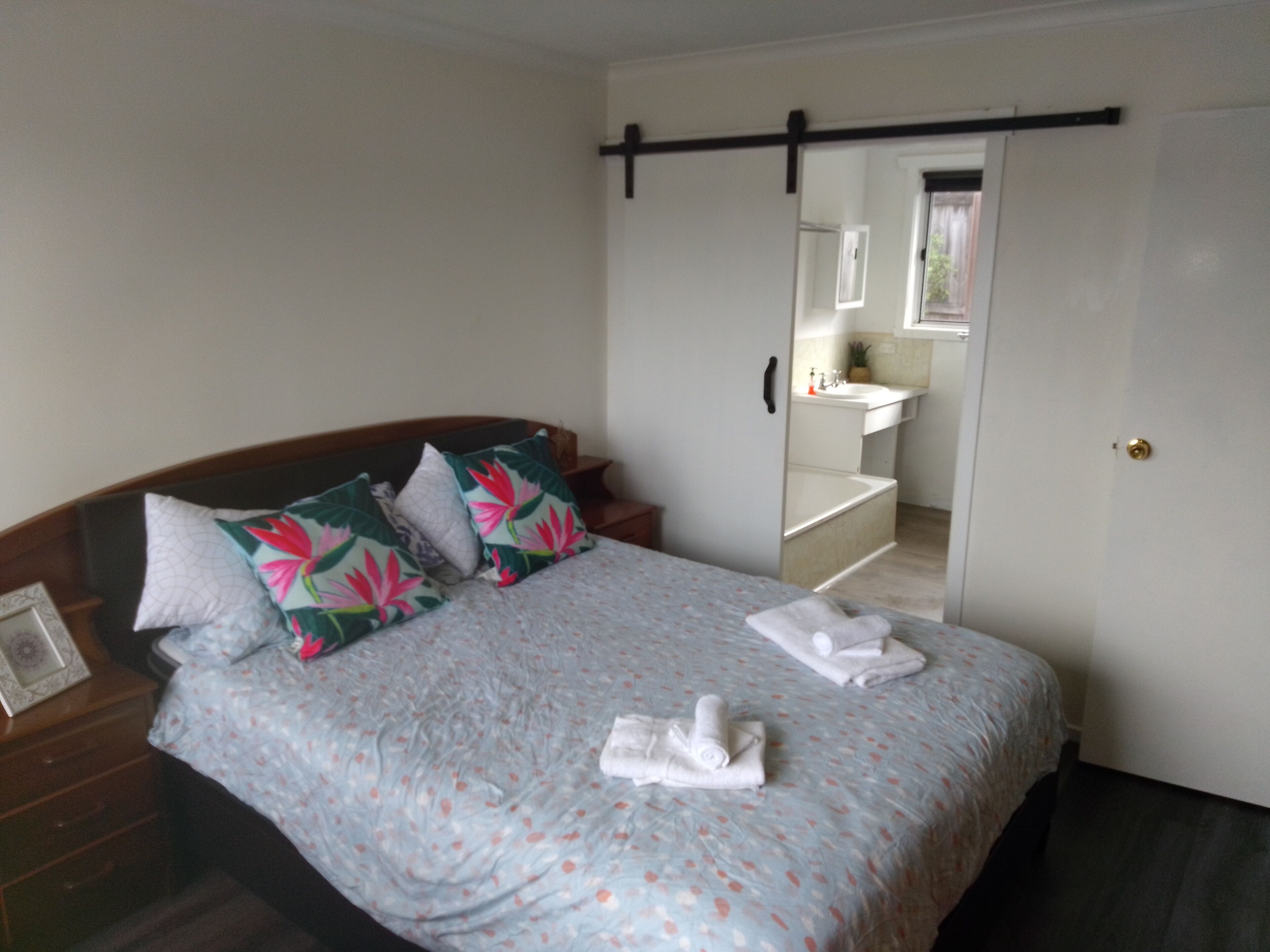 1 bedroom, iron/ironing board, travel cot, free WiFi