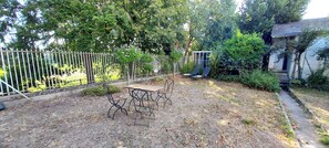 Outdoor dining - Le Bois Flotté on the banks of the Loire between city and nature (Saumur)