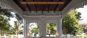 Privet Villa River Stones