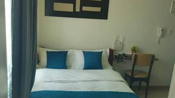 1 chambre, fer et planche Ă repasser, Wi-Fi gratuit, draps fournis