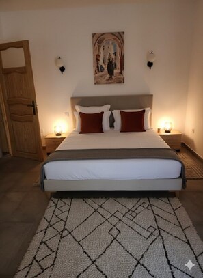 4 bedrooms, WiFi, bed sheets - Villa au milieu de la foret de Ras Jebel et a 300 mètres de la plage Swisri (Ras Jebel)