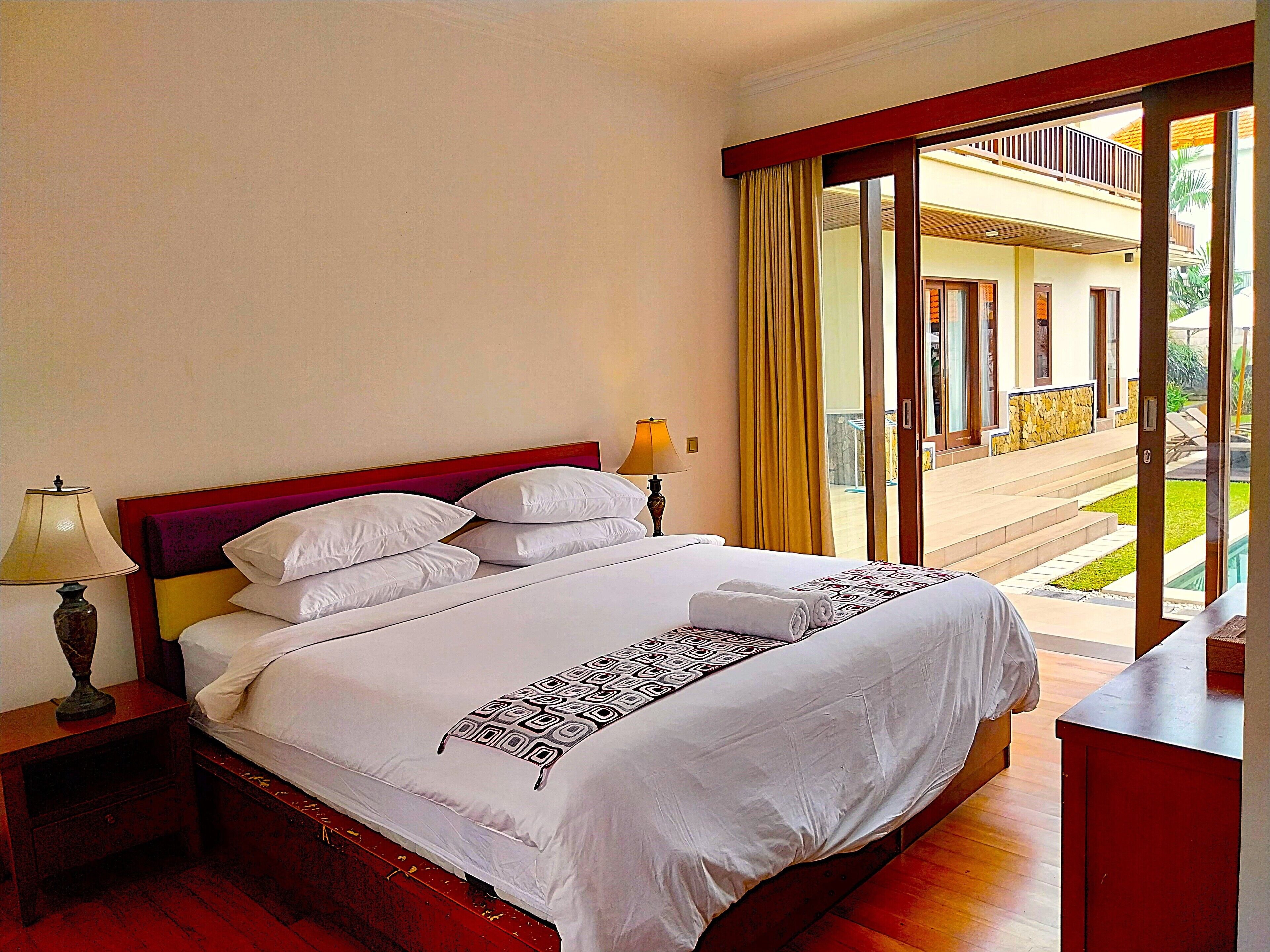 Ropa de cama de alta calidad, wifi gratis y ropa de cama 