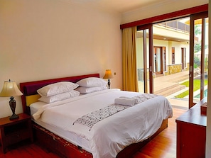 Superior Room | Premium bedding, free WiFi, bed sheets