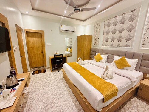 HOTEL RUDRA RESIDENCY