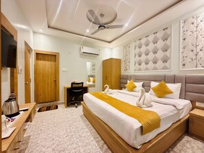 Phòng Suite Cao cấp, ban công, quang cảnh vườn | 1 phòng ngủ, phòng cách âm, truy cập Internet không dây miễn phí 