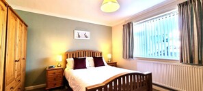 3 Schlafzimmer, Bügeleisen/Bügelbrett, WLAN, Bettwäsche