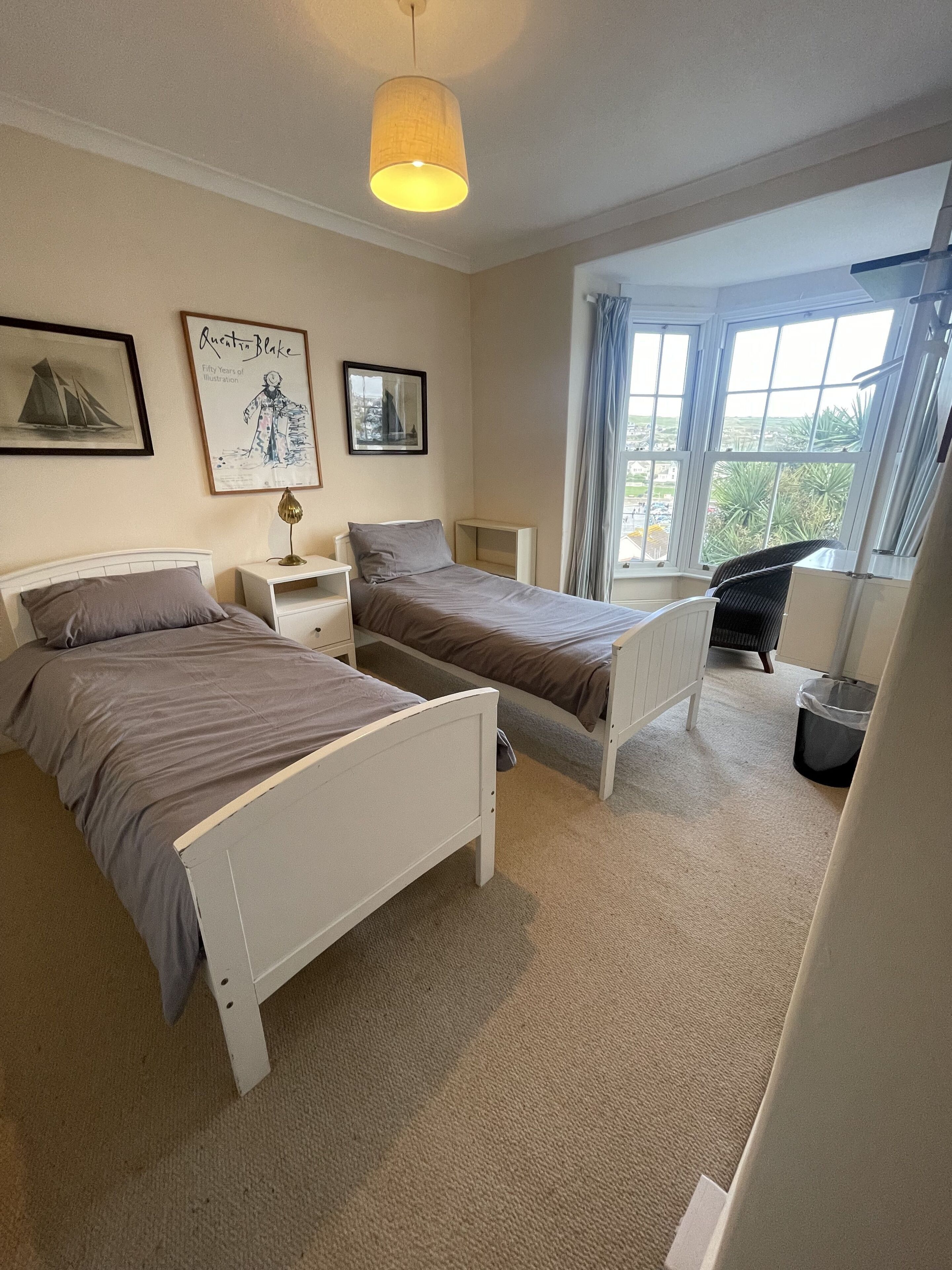 4 slaapkamers, een strijkplank/strijkijzer, wifi, beddengoed