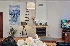 Living area - Casa Brisa - by PrimeStayMadeira (São Vicente)