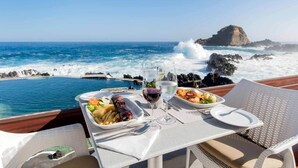 Outdoor dining - Casa Brisa - by PrimeStayMadeira (São Vicente)