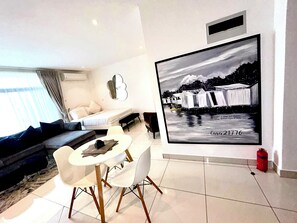 Deluxe Studio Suite, Courtyard View