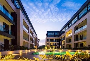 3 piscines extérieures