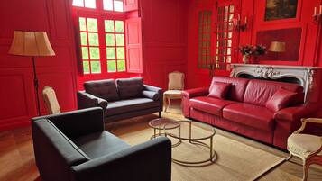 Baby-foot, table de tennis de table, livres