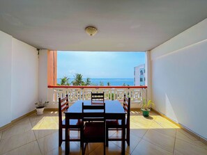 Interior detail - Nate's Homes & Suites (Mombasa)