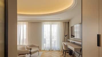Quartos Artists | Egyptian cotton sheets, premium bedding, minibar, in-room safe