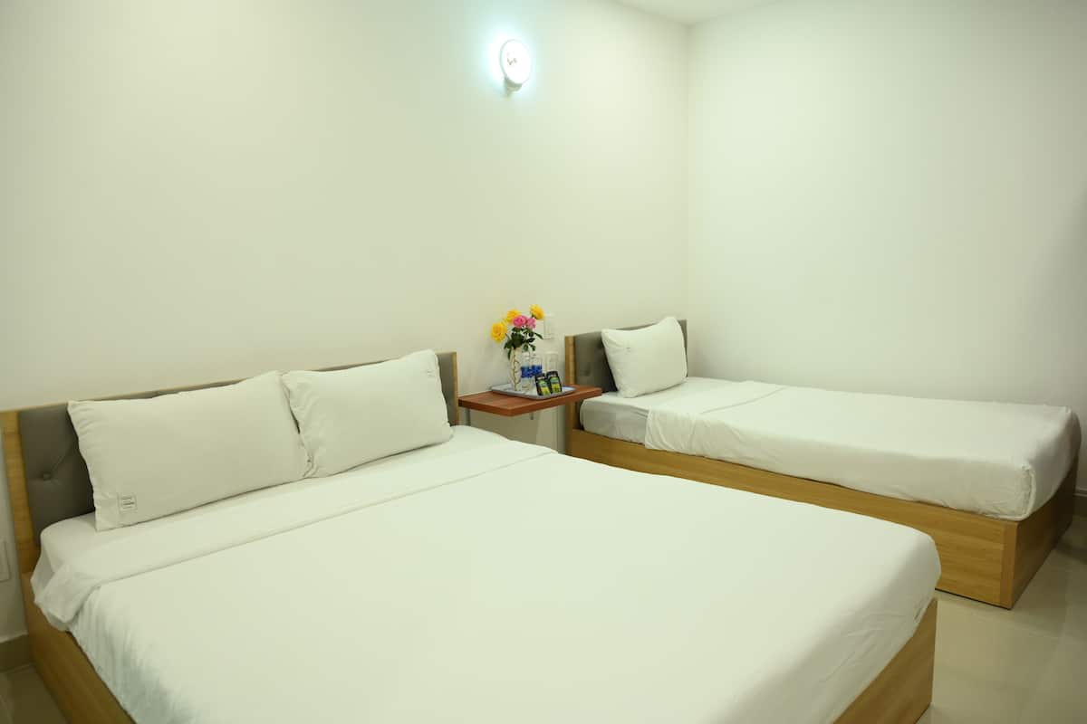 Minibar, desk, laptop workspace, blackout curtains