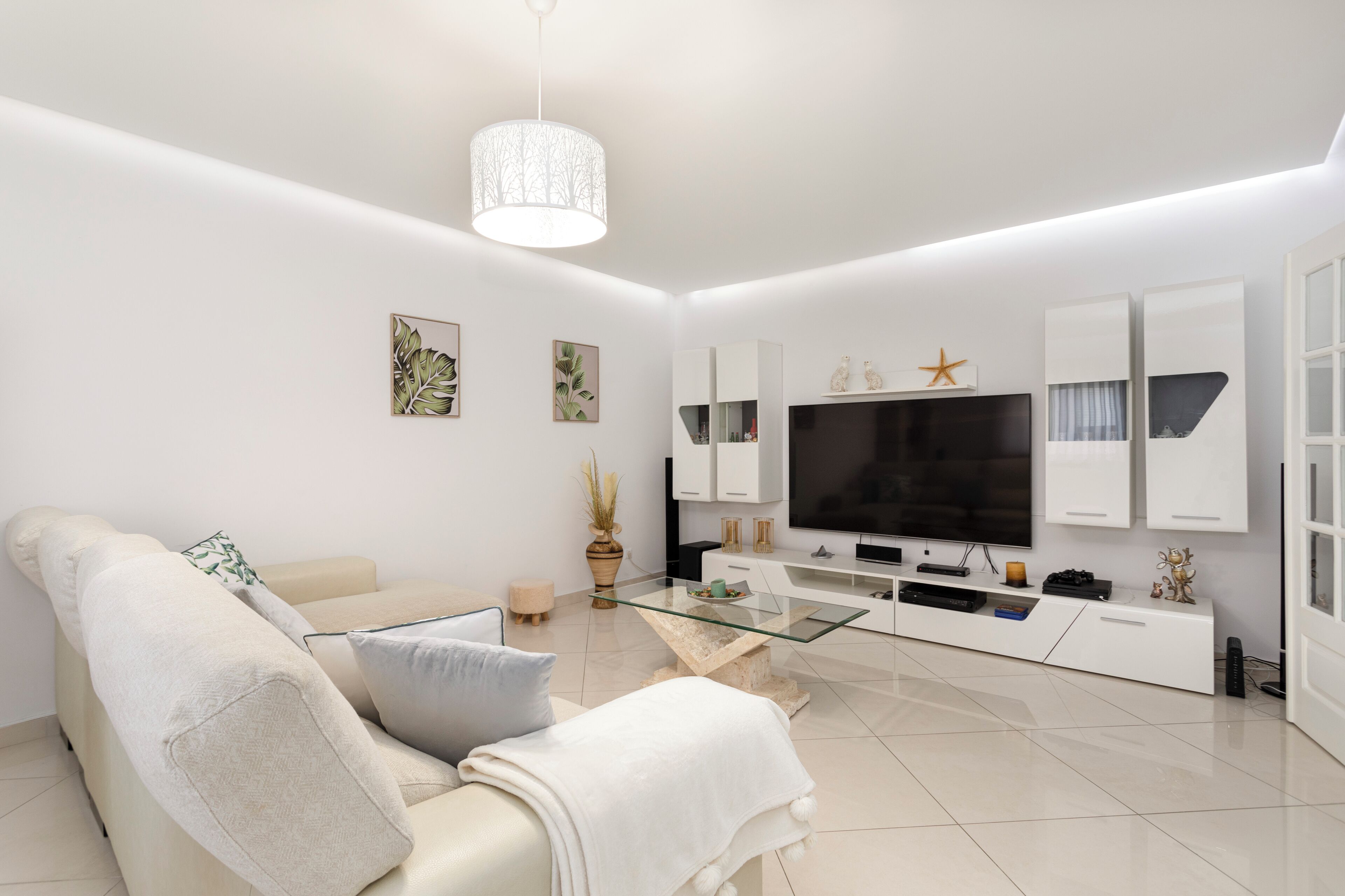 Appartement, 3 chambres, fumeurs, balcon | Salle de séjour | Télévision à écran plat