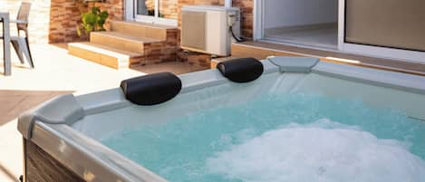 Apartment, 3 Bedrooms, Smoking, Balcony | Outdoor spa tub