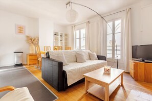 Living area - La Suite Saint-Germain (Paris)