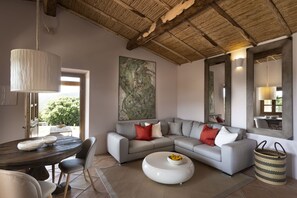 Villa Fico D'india | Living area | TV - Borgo Smeraldo Resort&Villas (Arzachena)