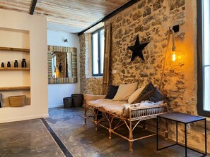 Interior - Quaint 2-Bedroom in Valbonne Village (Valbonne)