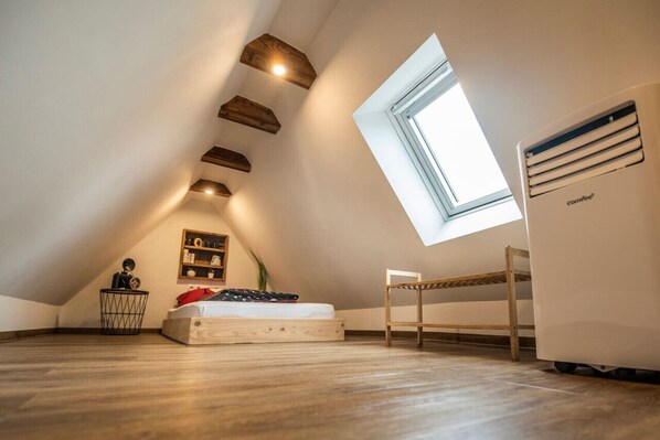 1 bedroom, iron/ironing board, free WiFi, bed sheets