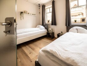 2 bedrooms, desk, iron/ironing board, free WiFi - FAIR BED 6 City Studio with kitchen, WLAN, 2 rooms & PP (Nordhorn)