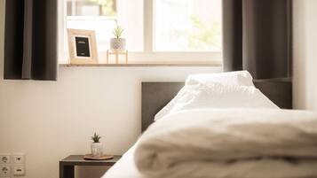 2 slaapkamers, een bureau, een strijkplank/strijkijzer, gratis wifi