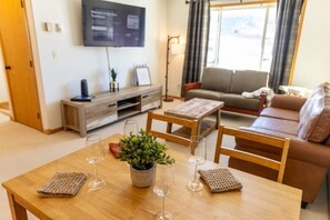 Una Smart TV, una oficina