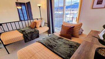 2 slaapkamers, een strijkplank/strijkijzer, gratis wifi, beddengoed