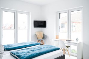 2 bedrooms, desk, iron/ironing board, free WiFi