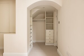 Apartment | 2 bedrooms - The Chelsea Nest - Stylish 2bdr With Balcony (London)