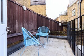 Apartment (2 Bedrooms) | Balcony
