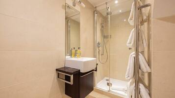 Apartment (2 Bedrooms) | Bathroom