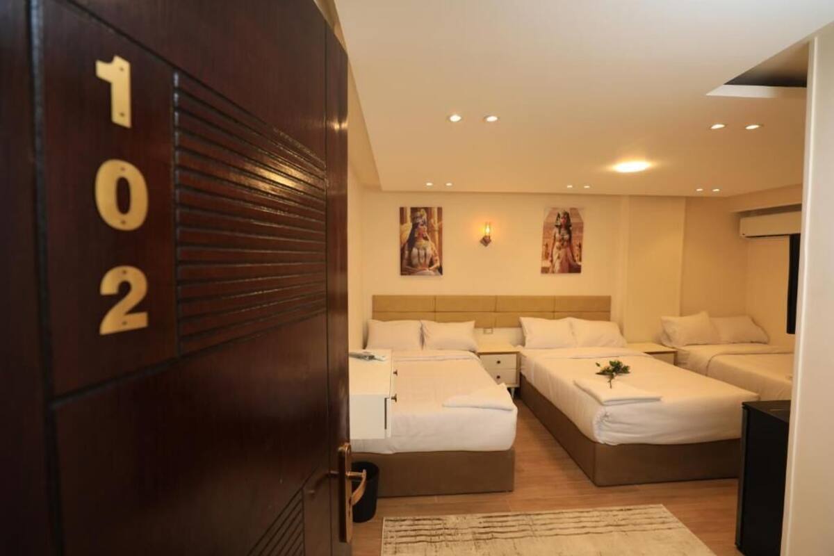 Quarto triplo luxo, vista para a montanha | Quartos à prova de som, Wi-Fi de cortesia