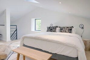 5 makuuhuonetta, silitysrauta/-lauta, vauvan matkasänky, Wi-Fi