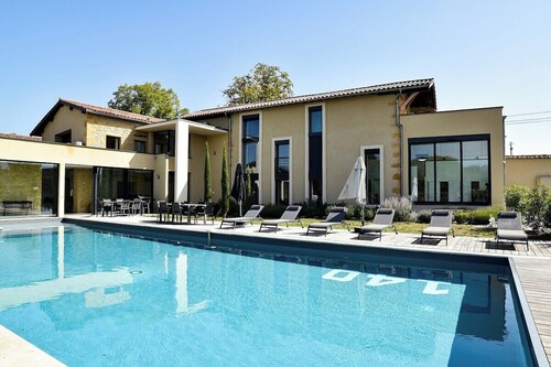 Villa Molinant, escape in Golden Stones