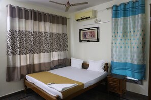 Deluxe Room | Free WiFi, bed sheets - Welcome Stay (Chengalpattu)