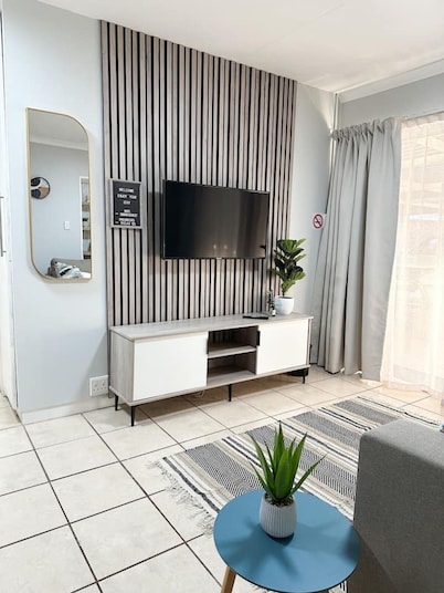 Modern and Serene 1 bedroom house in  Bloemfontein