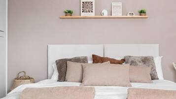 4 bedrooms, iron/ironing board, travel cot, free WiFi
